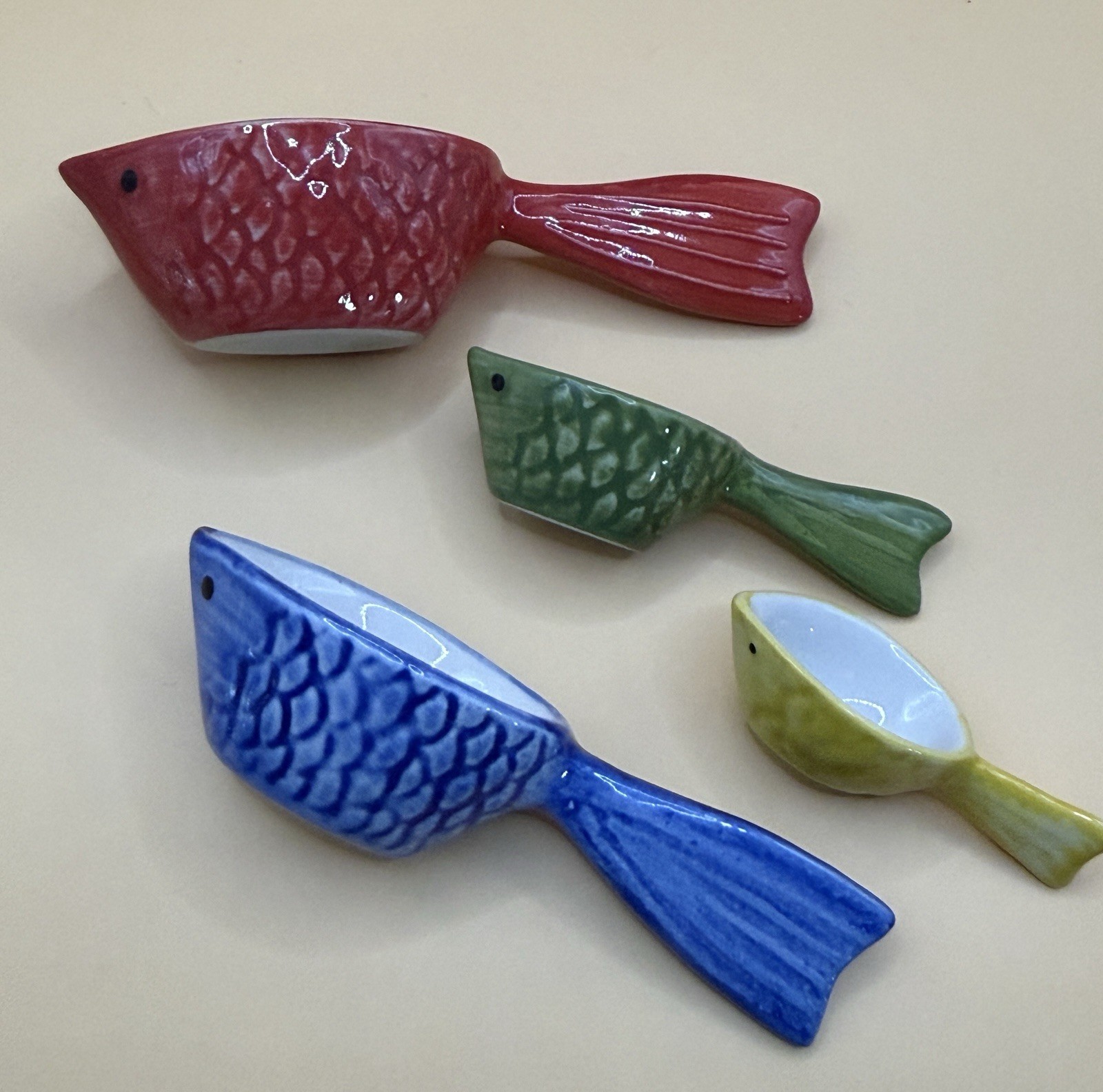 Little Fishy Nesting Measuring Cup Set Complete Set of 8 Excellent Condition