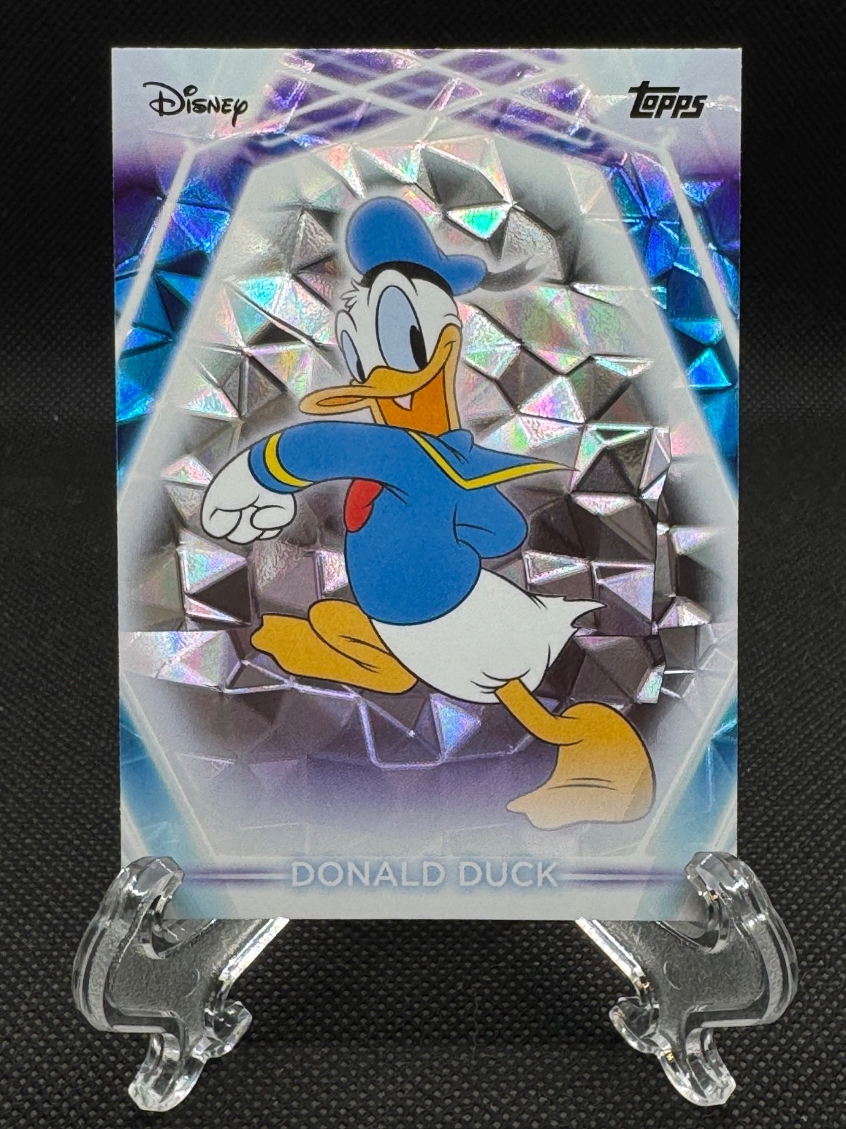 2026 Topps Neon Disney Donald Duck Diamonte Parallel #196 – Blaster Exclusive