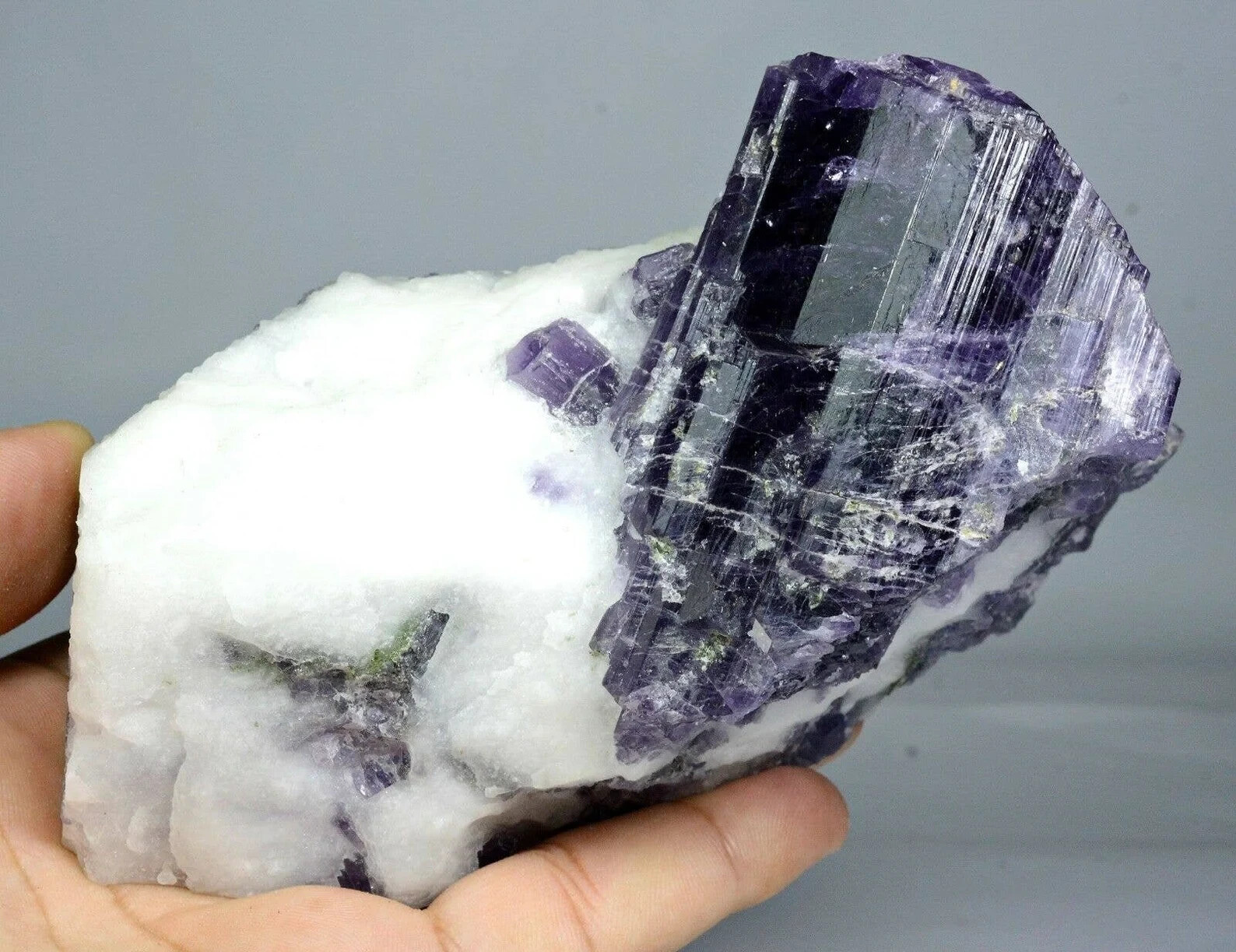 833 gram Fluorescent Top Quality Purple Scapolite Huge Crystal Specimen