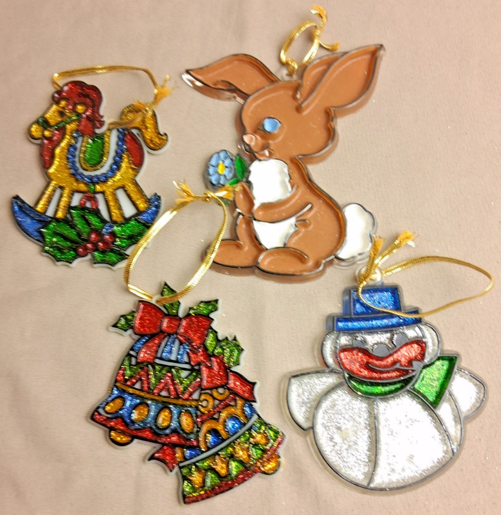 Set of 4 Vintage Stained Plastic Style Christmas Ornaments Sun Catchers 3-4″