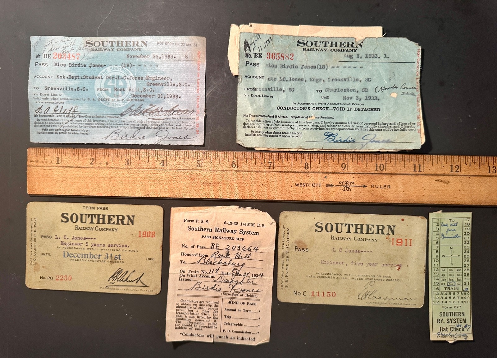 Lot 6- 5 Vtg. Railroad Pass & 1 Hat Ck Stub. 1908-1911-1933-1934- unknown Hat Ck