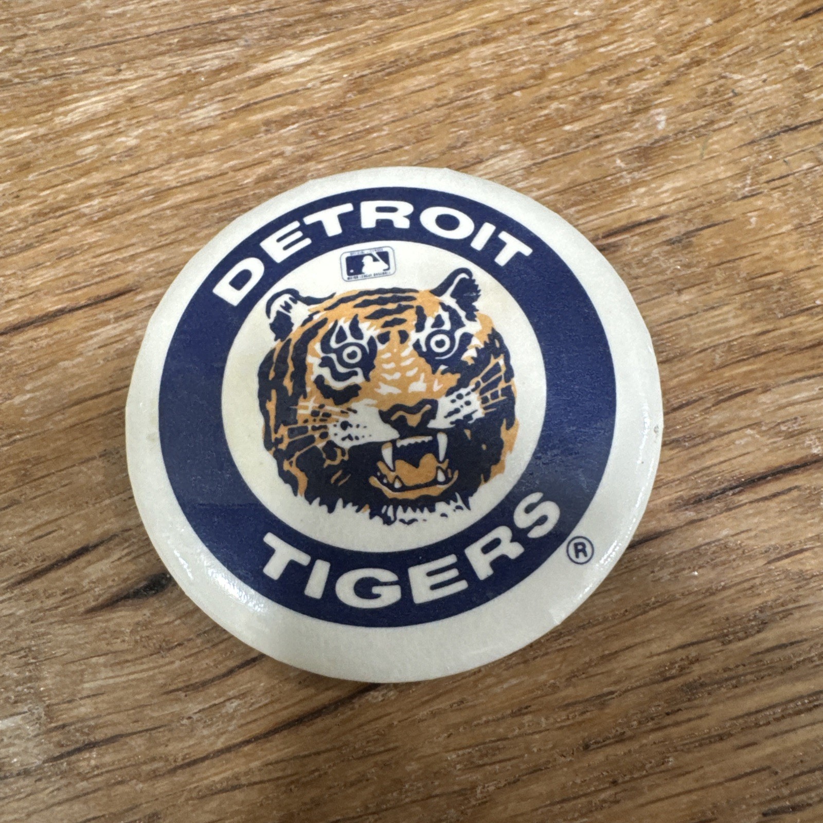 DETROIT TIGERS Major League MLB Baseball PINBACK Button PIN Vintage