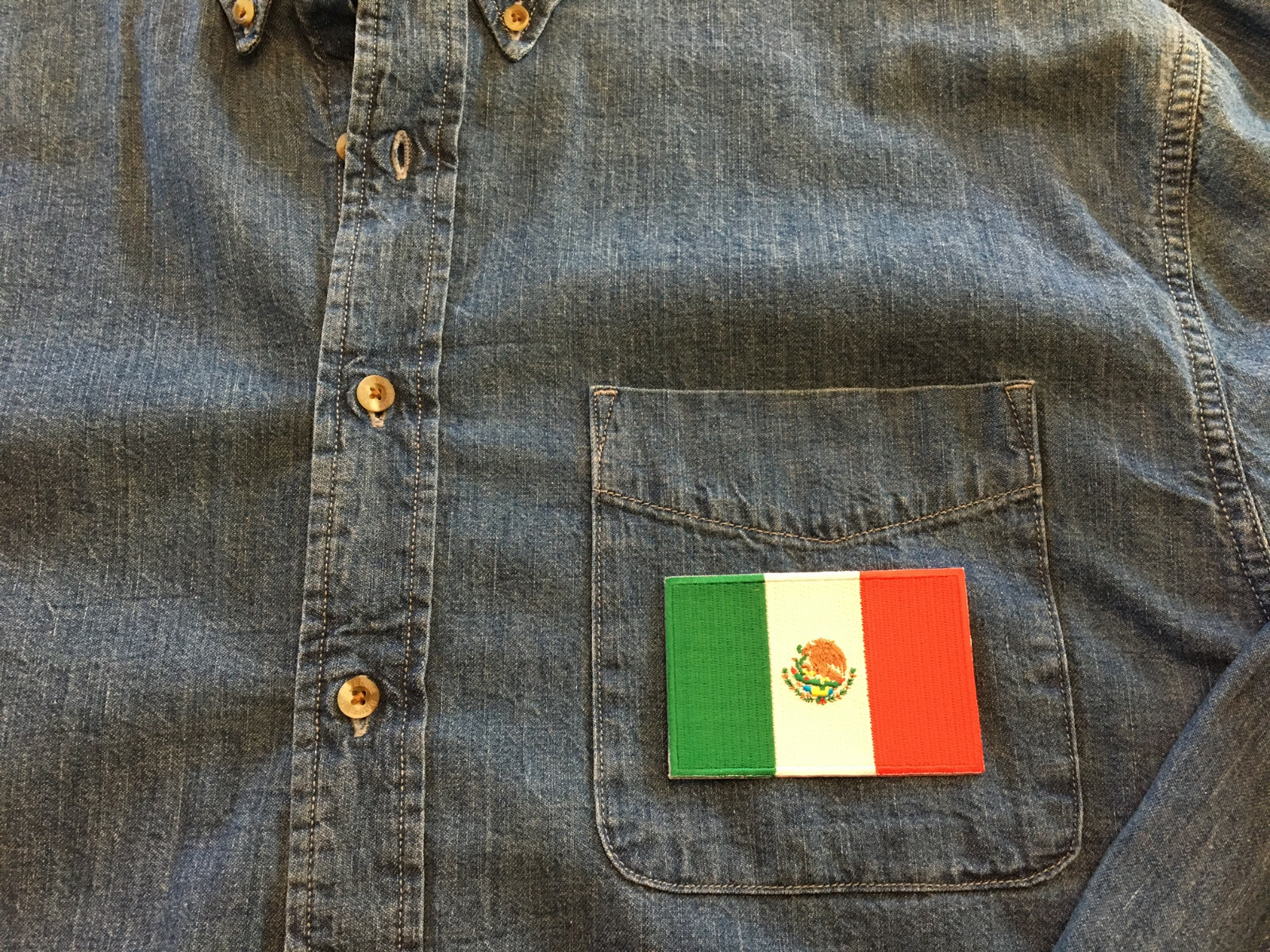 SMALL MEXICAN FLAG PATCH IRON-ON SEW-ON EMBROIDERED MEXICO EMBLEM (2.5 x 1.5”)