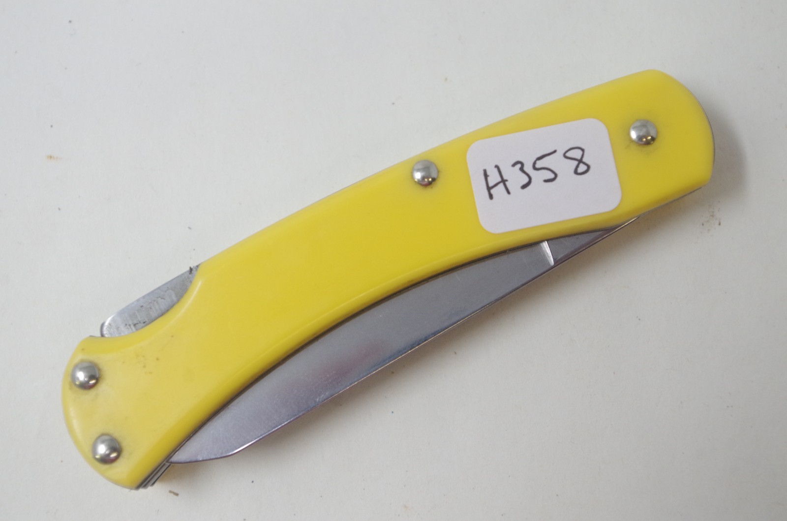 Moore Maker Double Lockback Trapper Pocket Knife 3213DLB USA – Factory Overstock