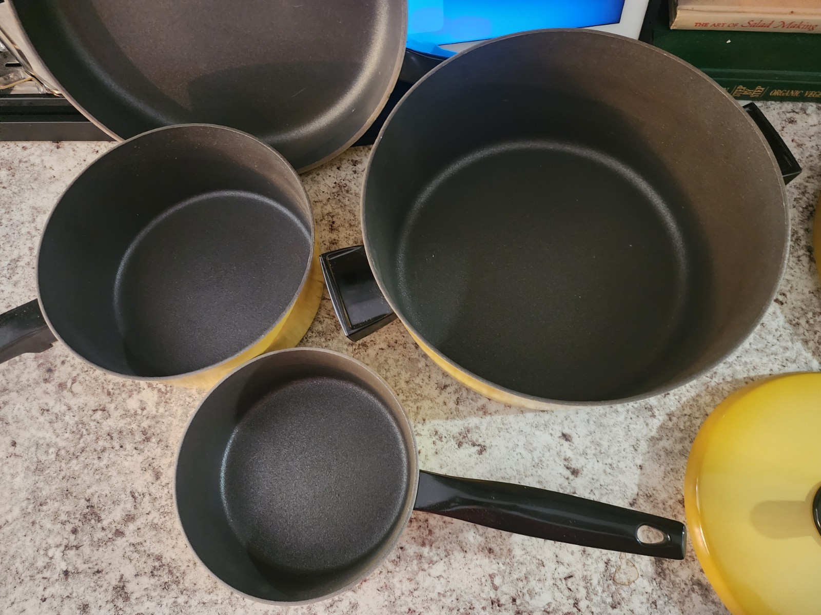Vintage Kitchen Delight Cookware “Sunset” Yellow Aluminum 7-Piece Set USA RARE