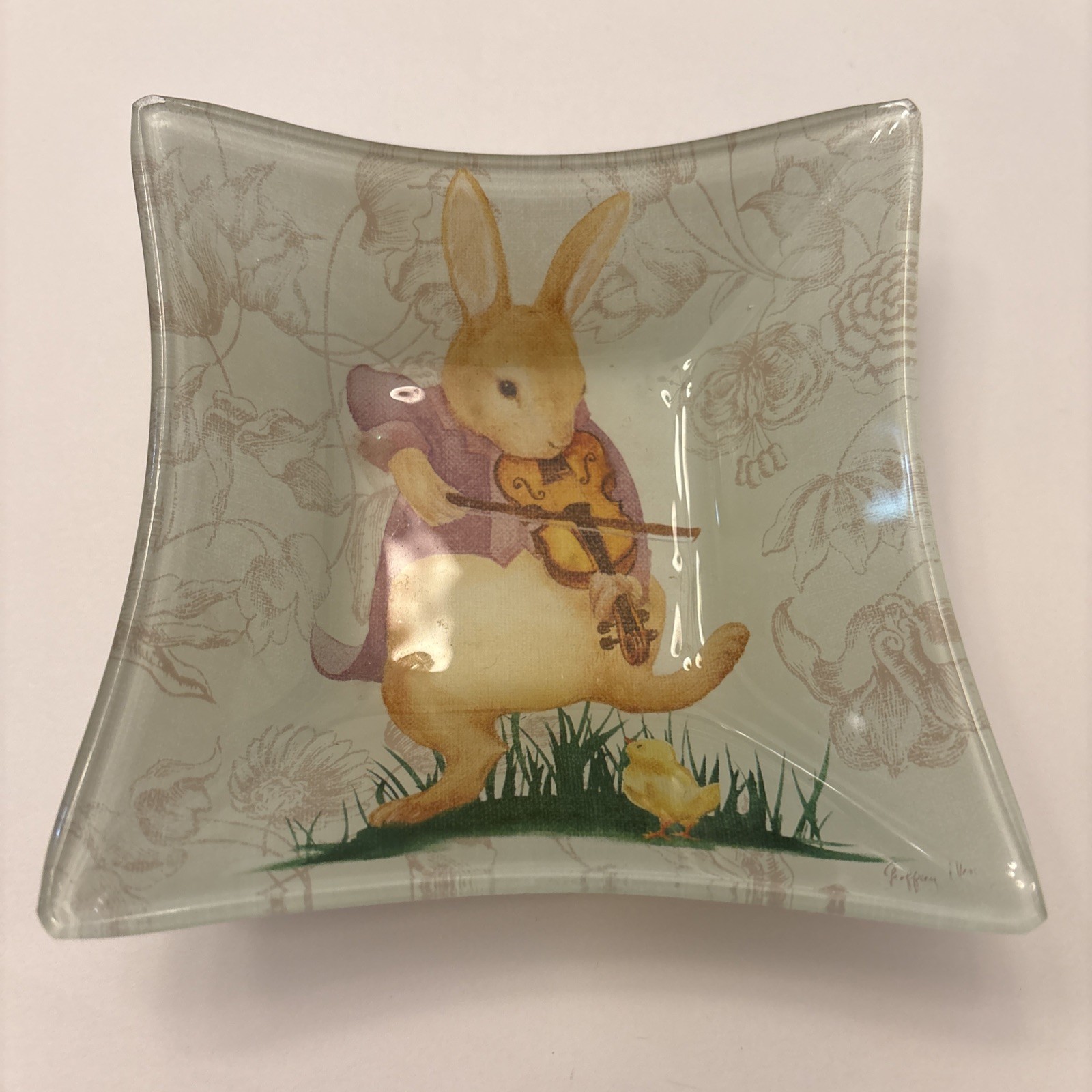 208 Park Square Easter Bunny Playing The Violin, Glass trinket tray