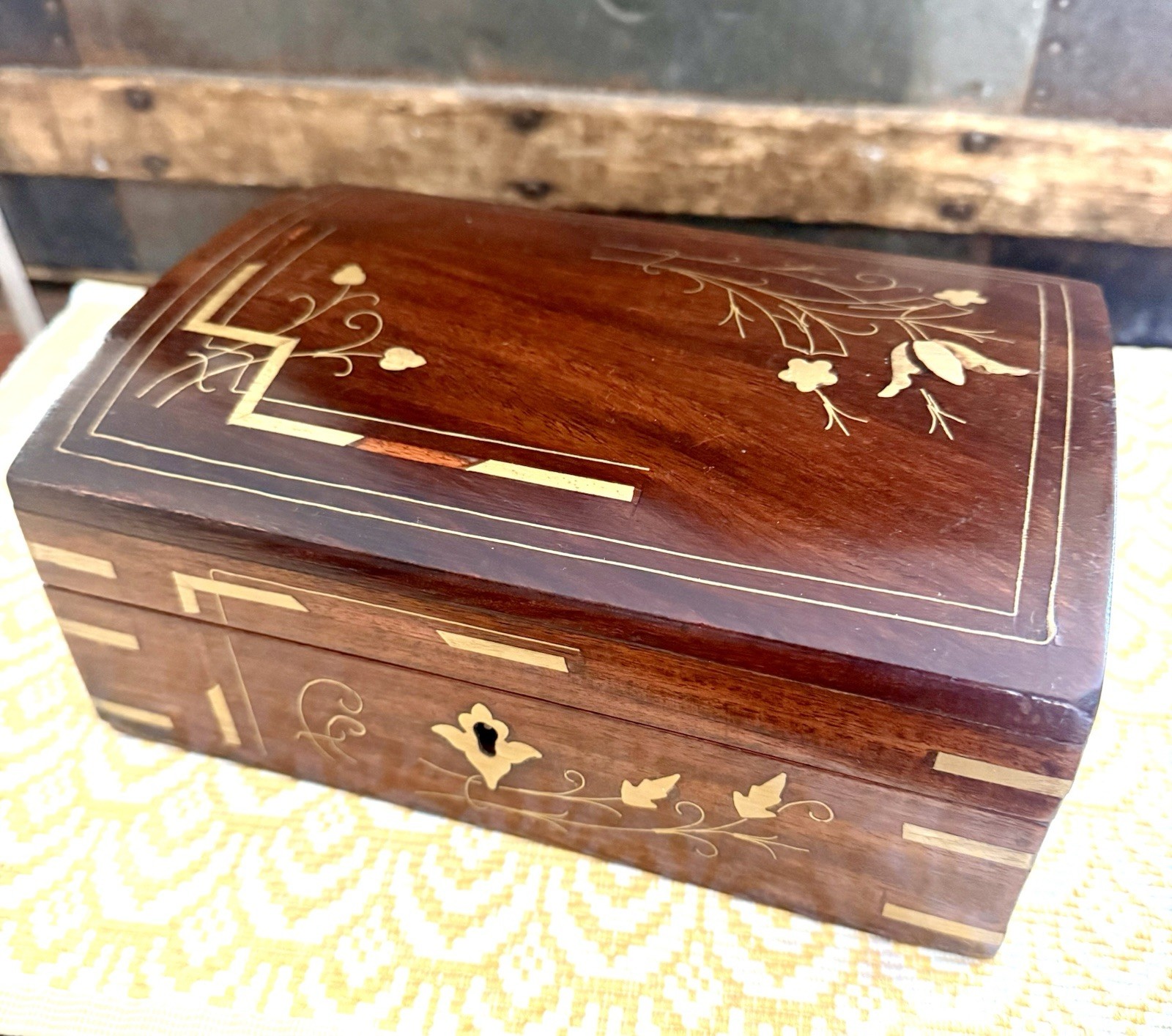 Vtg Anglo-Indian WOOD BRASS INLAY FLORAL DIVIDED JEWELRY TRINKET BOX 9”x 9”