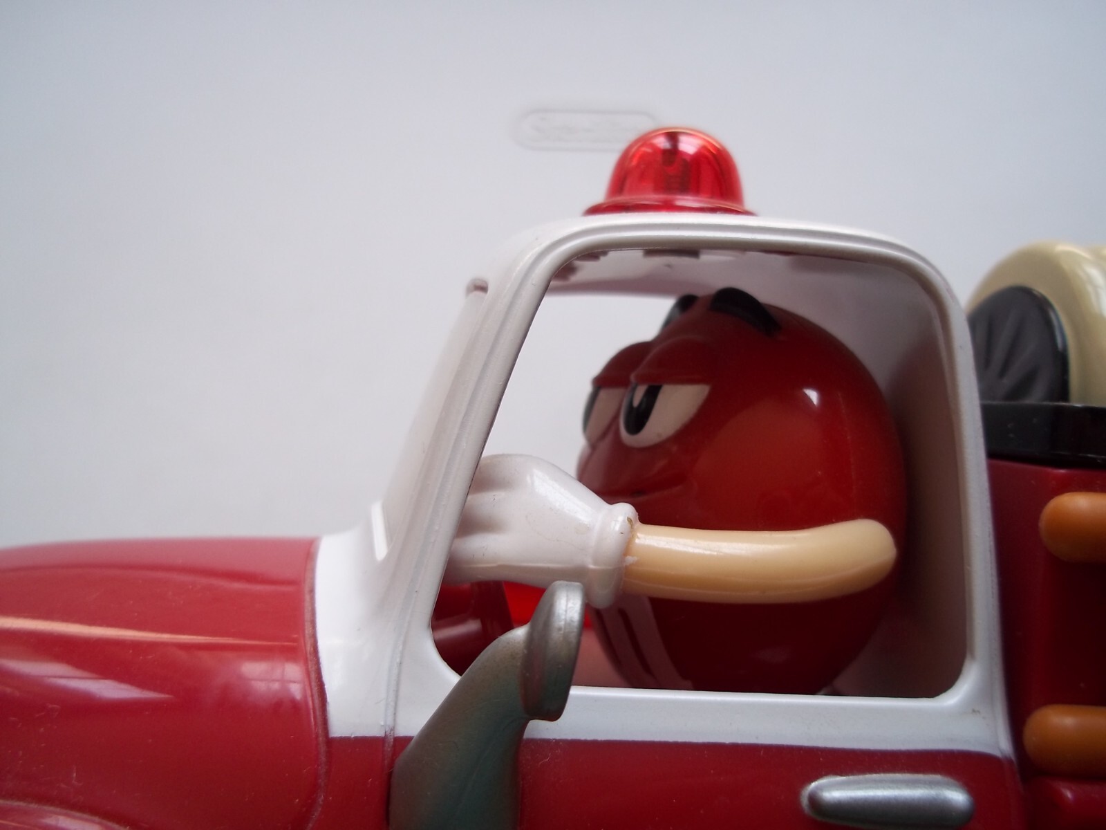 2006 M & M Plastic FIRE ENGINE Candy Dispenser – Ladder Trigger MARS, Inc.