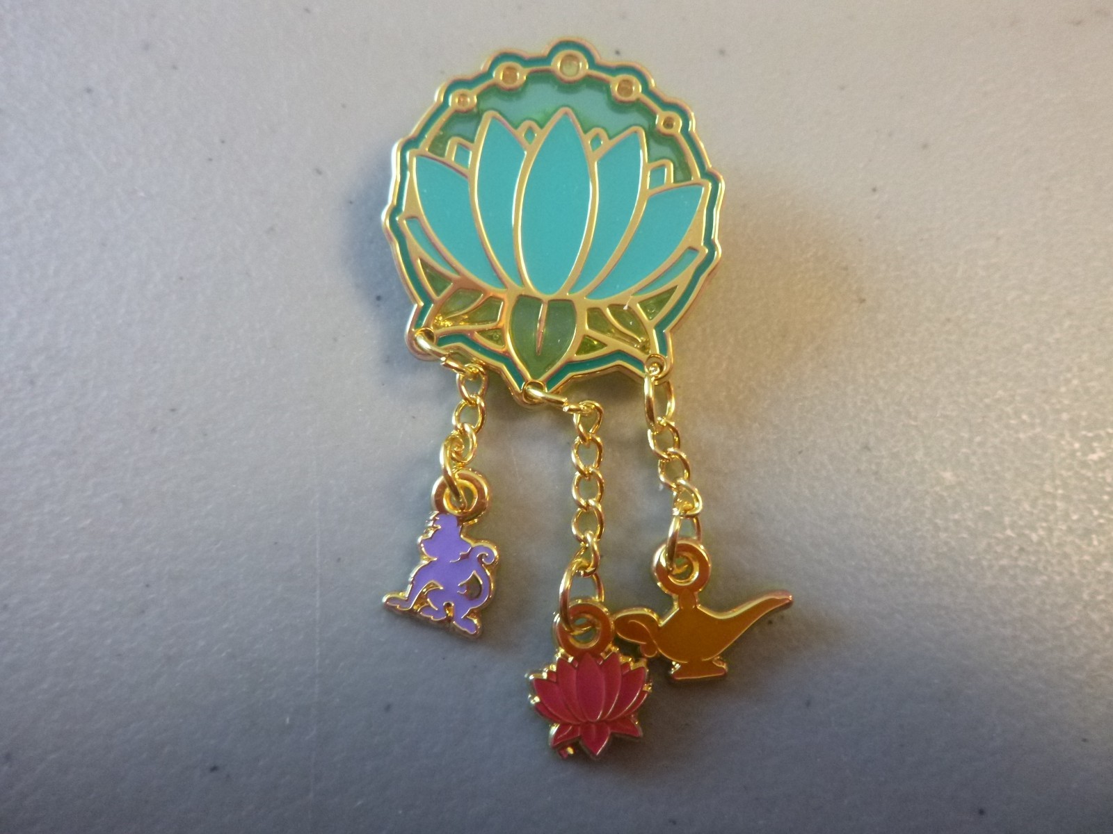 Disney Loungefly Pin – Princess Icon Stained Glass Dangle Charms – Jasmine