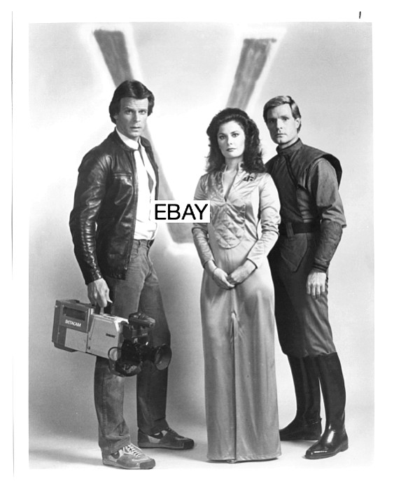 SALE: “V” 1984 (ORIG SCI-FI TV SERIES) ORIGINAL PROMO CAST PHOTO FASCIST ALIENS