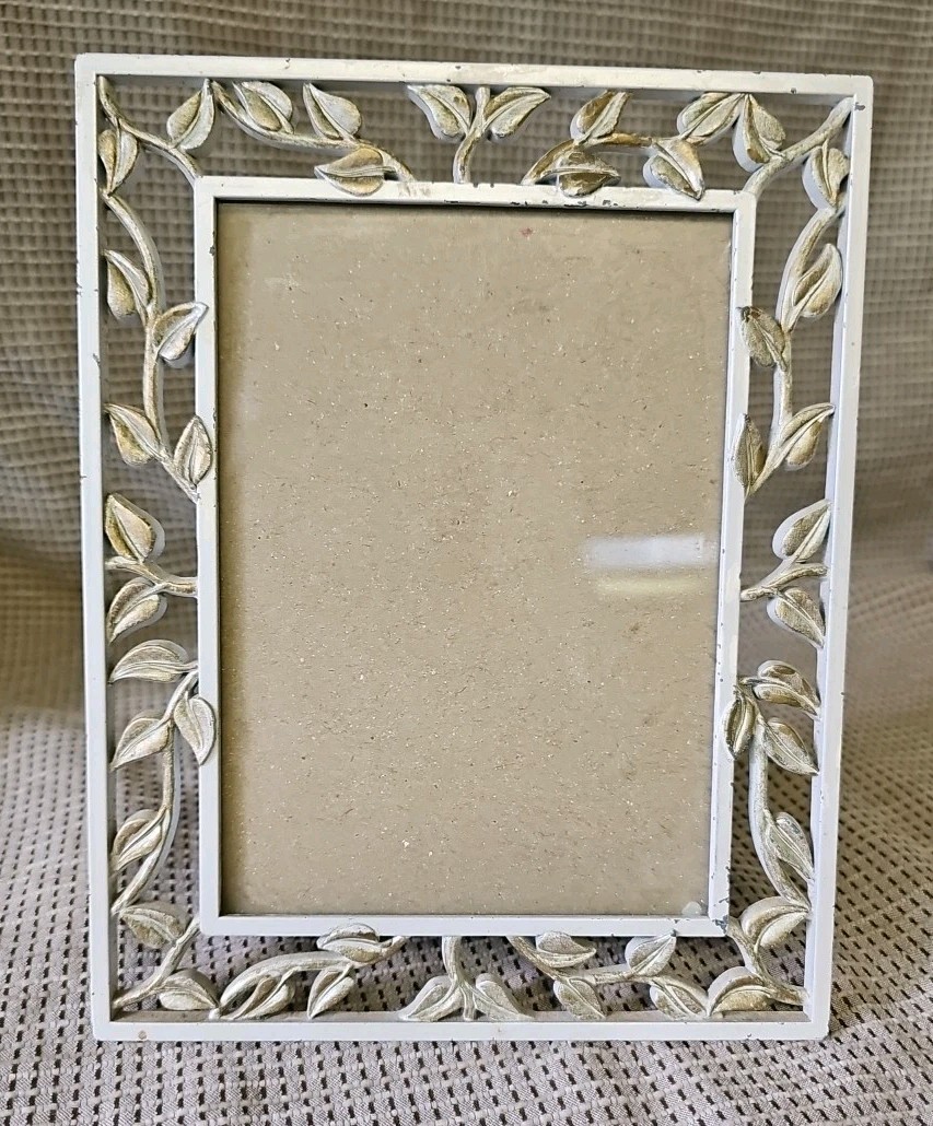 Vtg ELSA L 5×7 Open Ivy White And Gold Gilded Frame