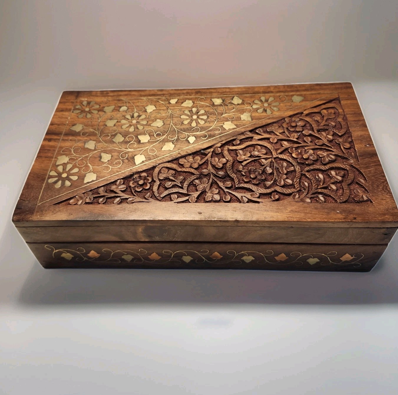 Vtg Wood Carved Jewelry Trinket Box Brass/Copper Inlay Velvet Lined 9×5 Sheesham