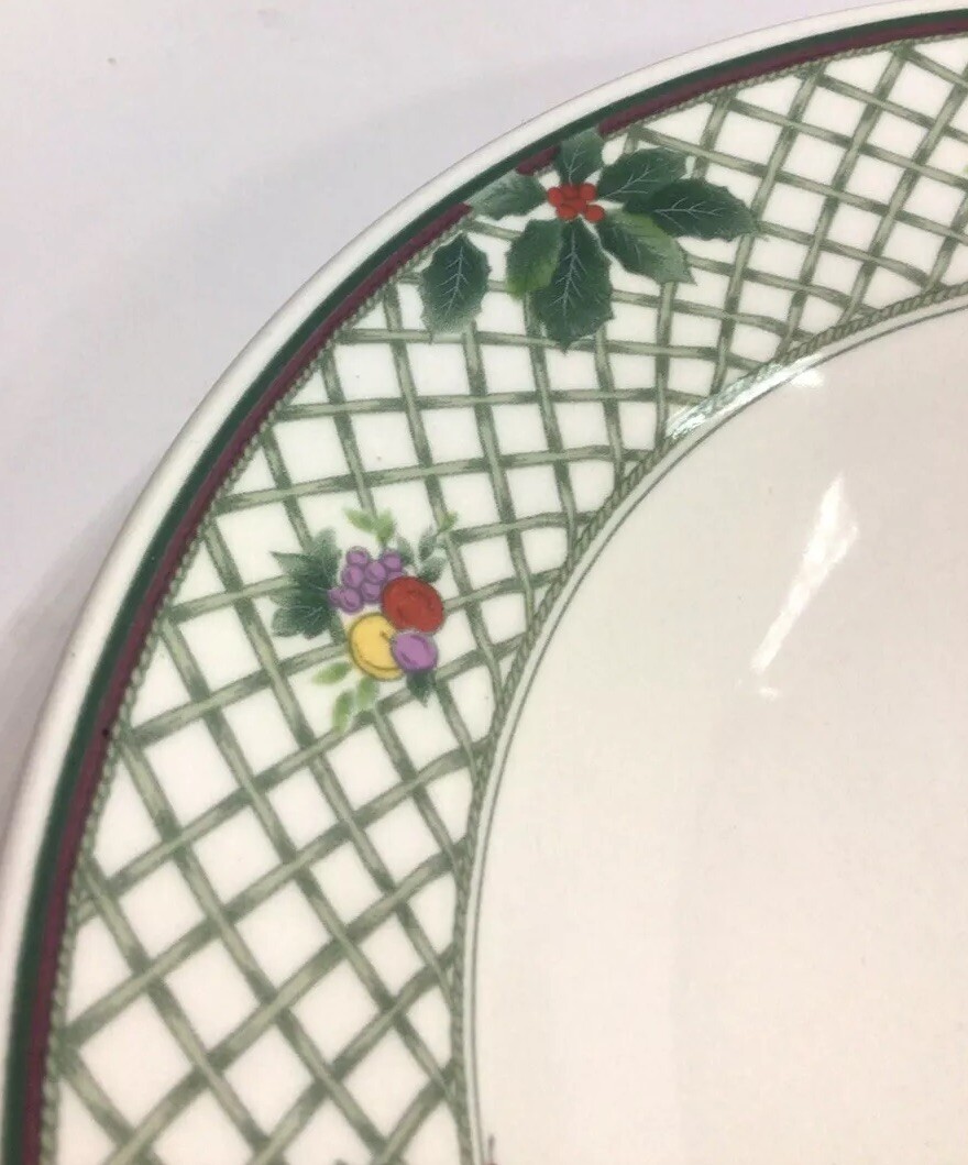 Mikasa Heritage Christmas Story Rimmed Fruit Dessert Bowls 7 1/8 Inch Set Of 3