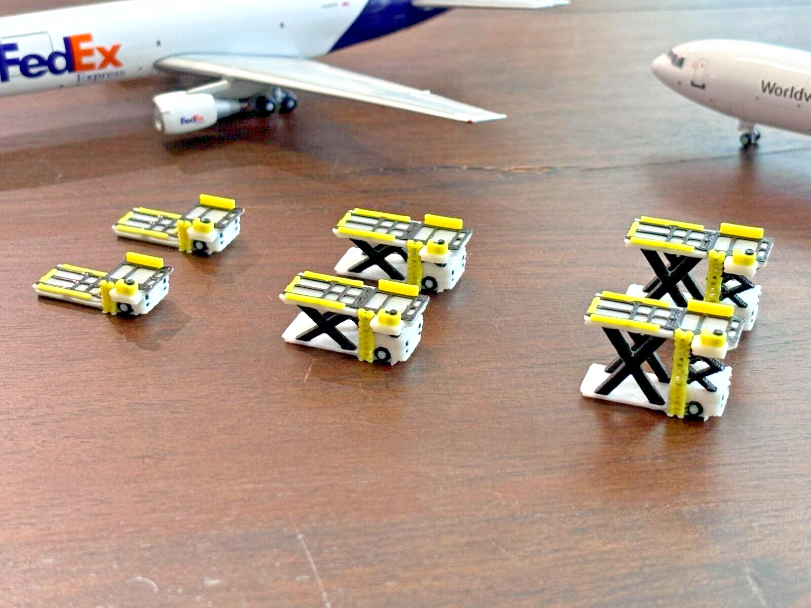 1:400 Model Airport Accessories – 6 Piece Airplane Cargo Loader Set (3D Printed)