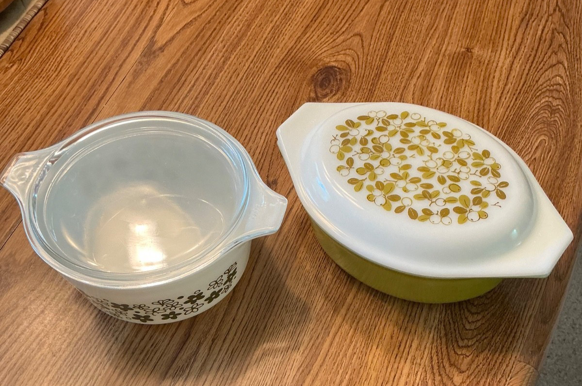 Pyrex Spring Blossom Round 474B and Verde Olive Oval 043 with Lids