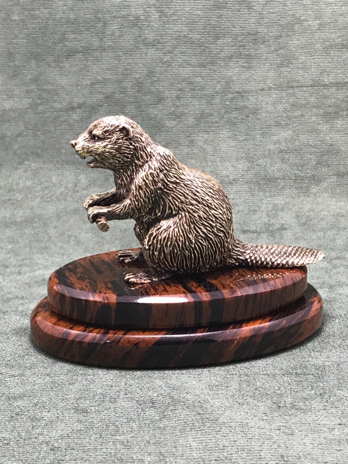 Art Deco Beaver figurine cast Bronze statuette sculpture base in Obsidian stone