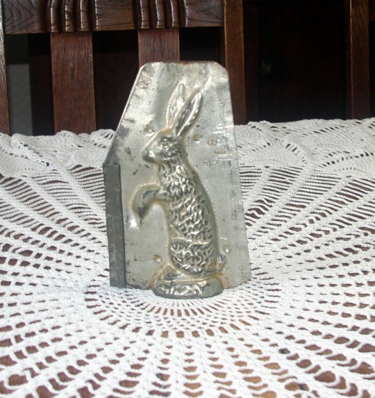 Antique MADE IN USA Chocolate Mold 7.50” Bunny Rabbit #4741