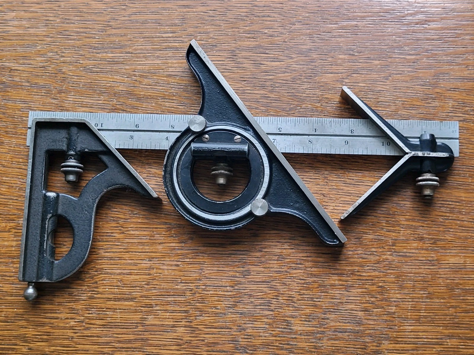 Starrett Combination Square w/No. 490 Protractor, No.4R 12″ Rule & Center Head
