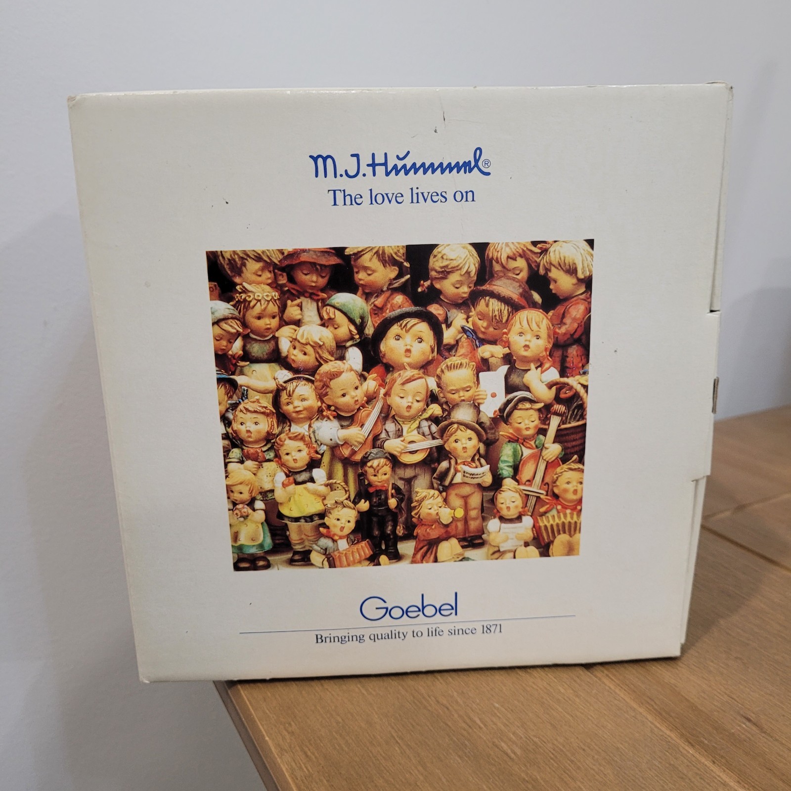 Hummel HUM 616 Parade Of Lights Lantern Figurine First Issue Germany With Box