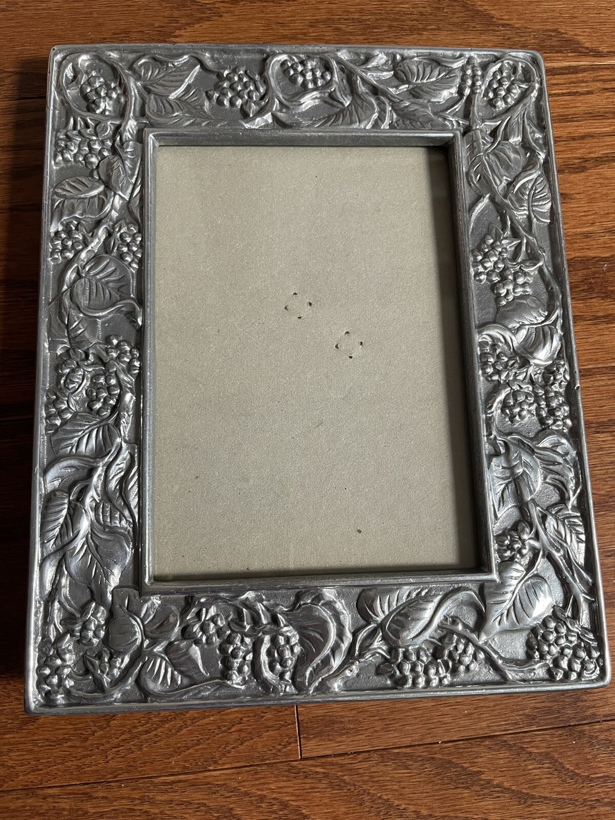 PEWTER PHOTO FRAME GRAPE VINE For 5×7 Photo Frame ~7.5×9.5”