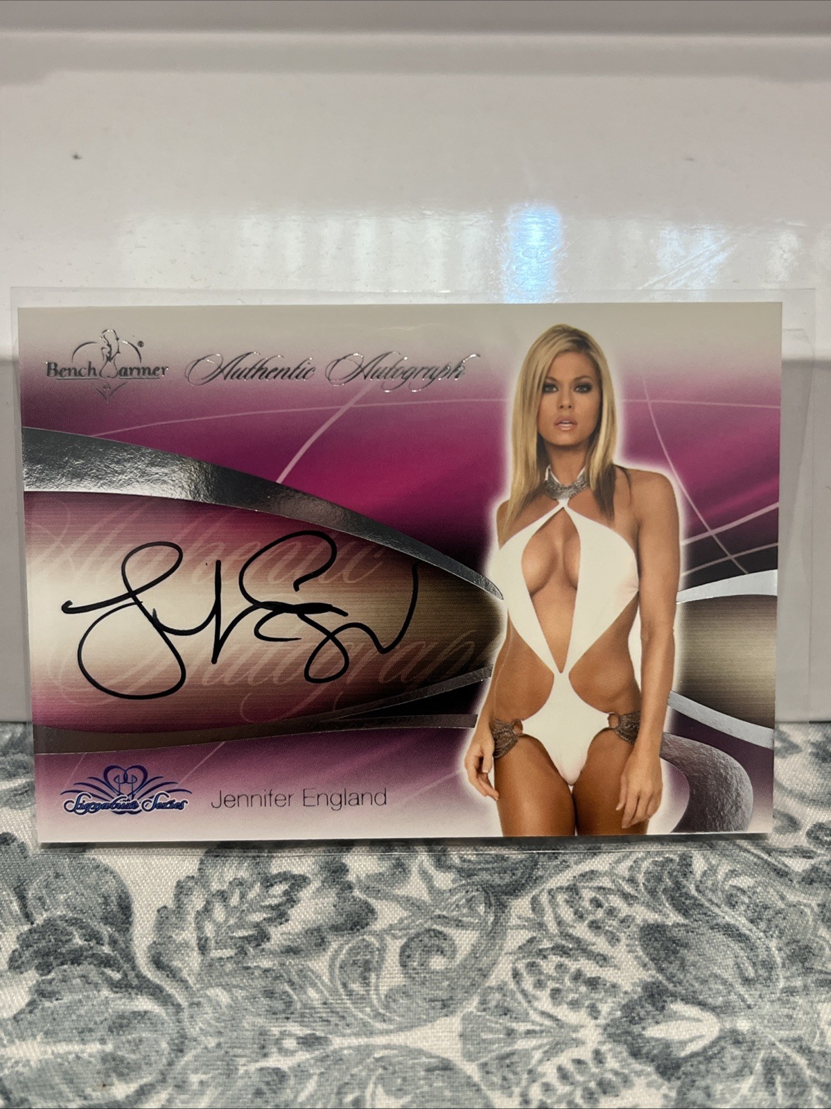 2008 Benchwarmer JENNIFER ENGLAND Signature Series #47 Black Auto Dodgeball WWE