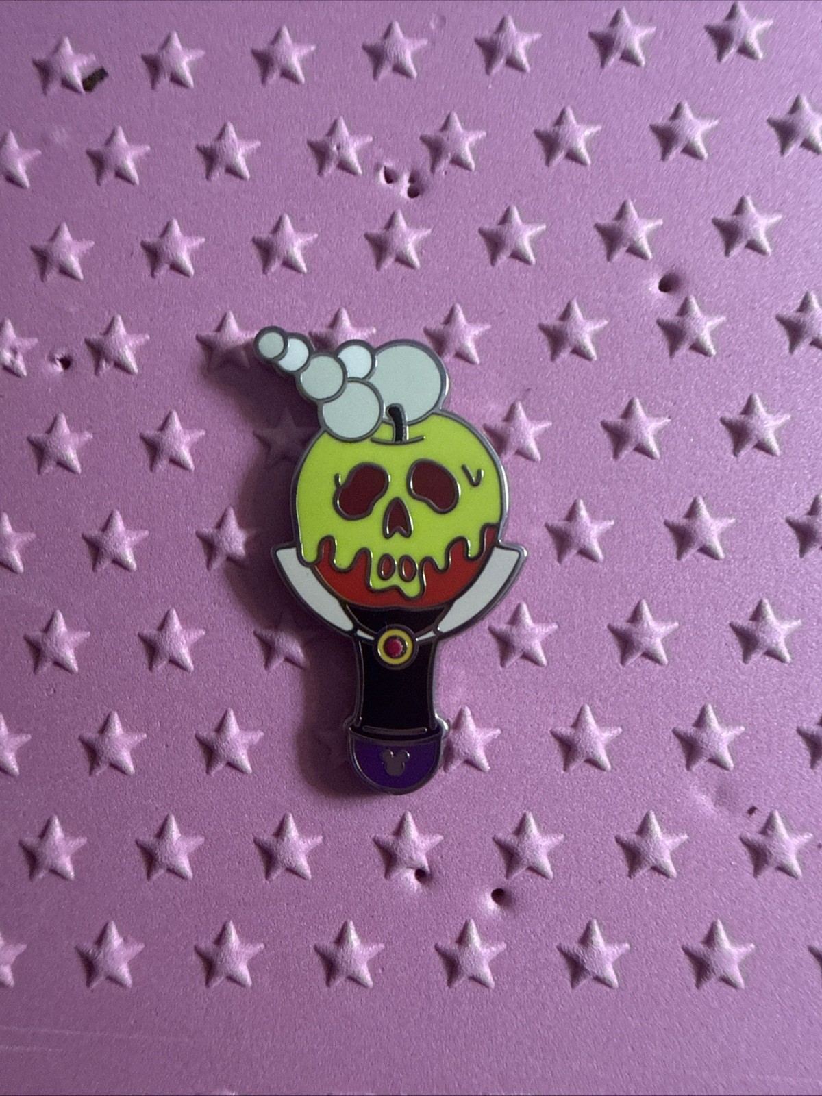 2025 WDW Wave B Hidden Disney Pin Poison Apple Bubble Wand Chaser