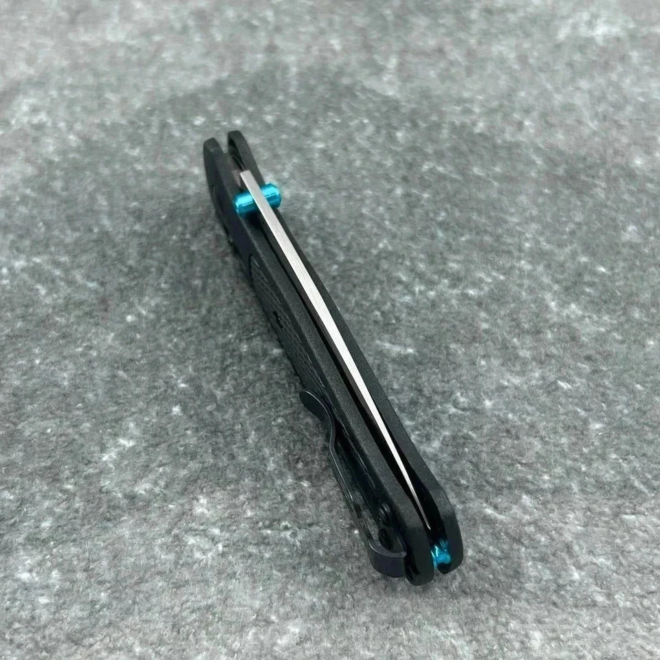Benchmade-Bugout-(535BK-2) Black CF-Elite Handle CPM-S30V-Satin Drop Point Knive