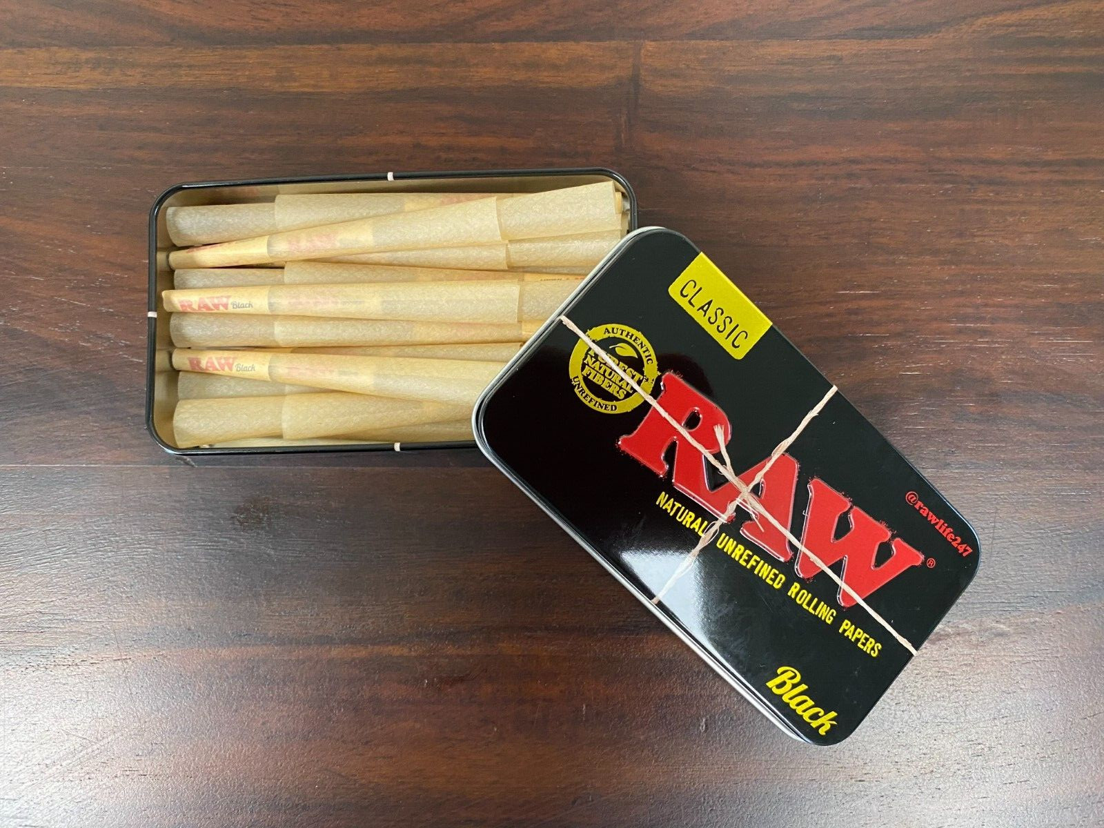 RAW CONES BLACK CLASSIC 1 1/4 SIZE 15 COUNT CIGARETTE PAPERS~RAW STORAGE TIN
