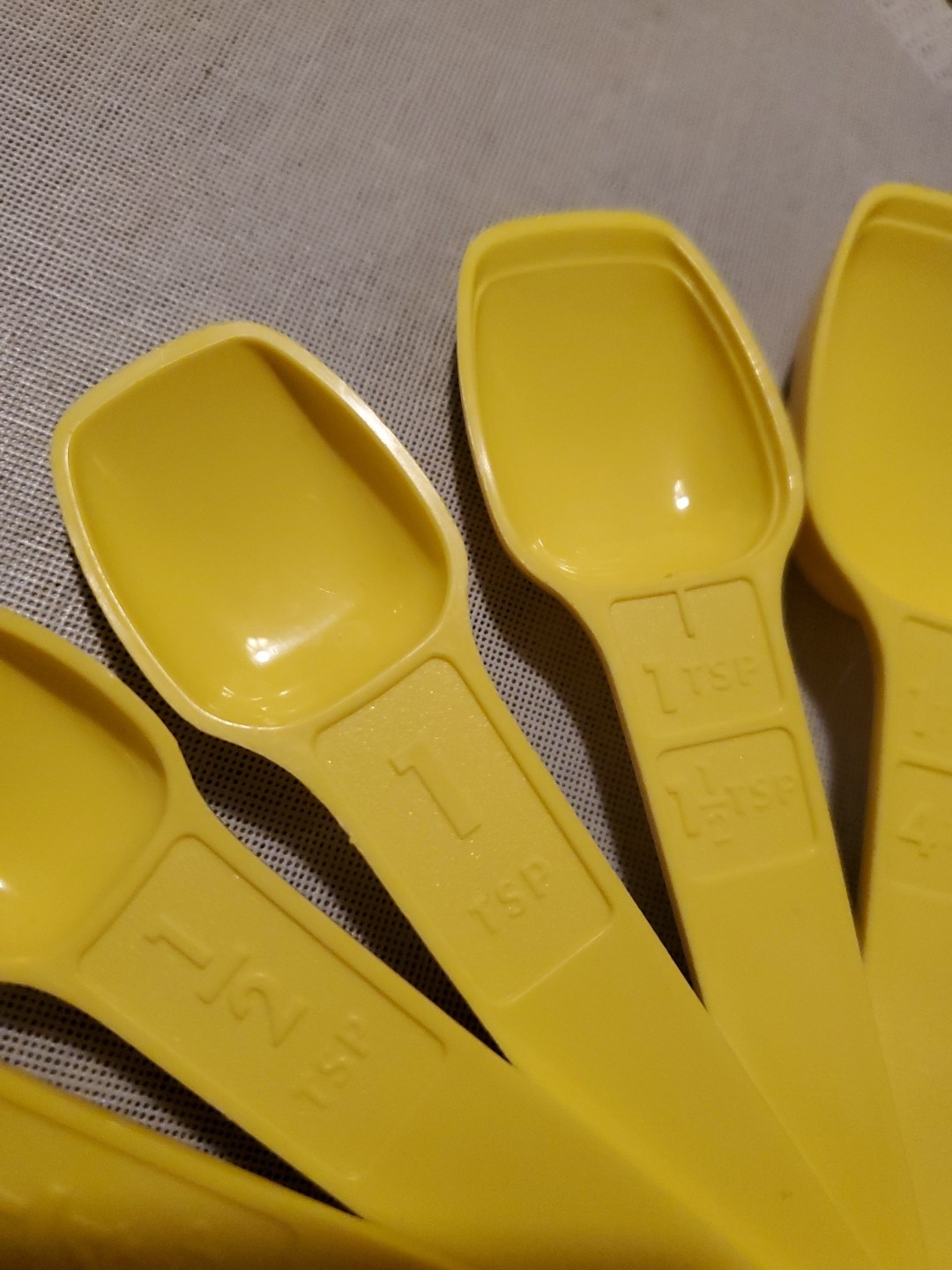 VTG Tupperware D Style Measuring Spoons Yellow Set 6 Dual Measure 1272 4 Tsp