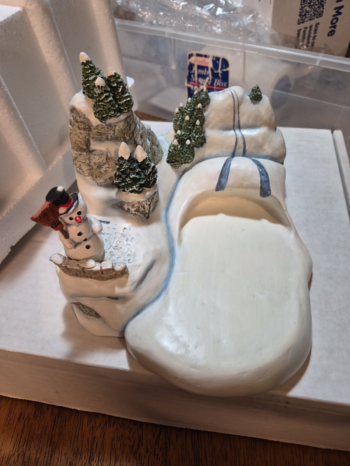 Goebel Hummelscapes Winter Wonderland Snowman Figurine Resin Multicolor 1997