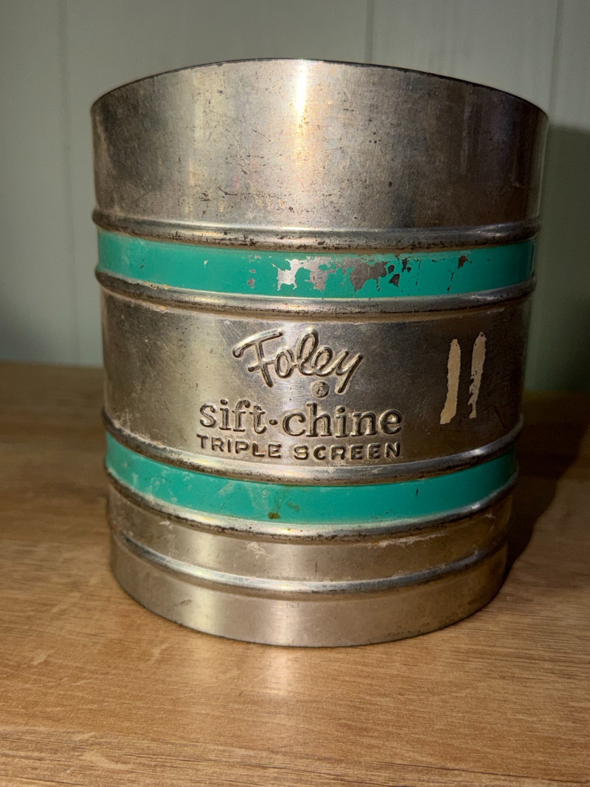 Vintage USA Foley Sift-Chine Double Screen Sifter Blue Stripes Works Great