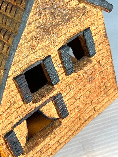 Studio Pottery Ceramic Rustic House, 8″ x 7″ Earthenware,slab construct,Exc Cond