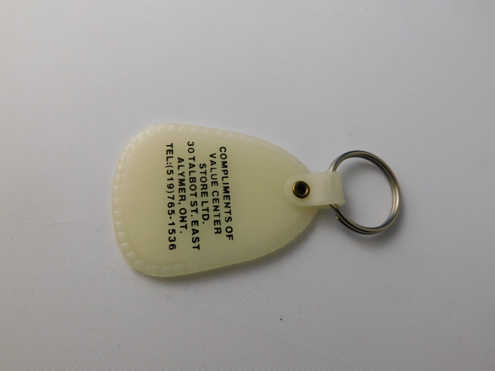 VALUE CENTER STORE KEYCHAIN KEYRING AYLMER ONTARIO ADVERTISING GLOW IN DARK
