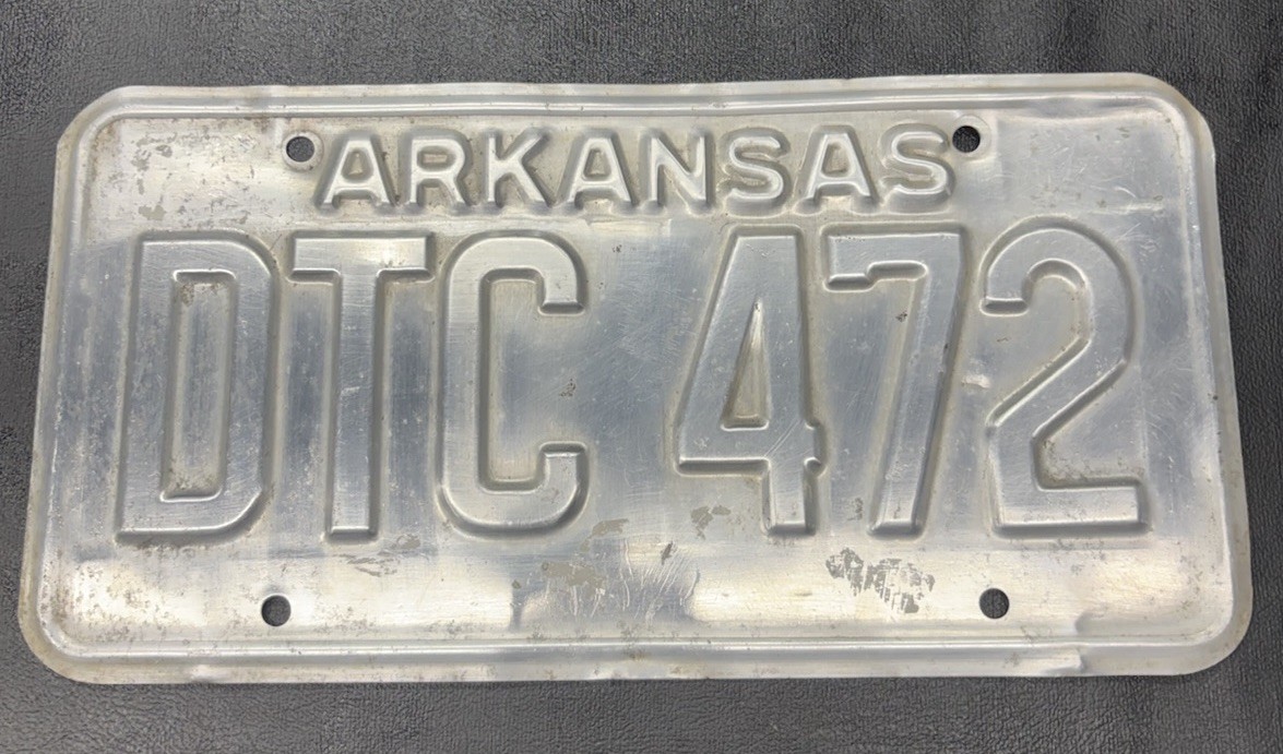 Vintage 1976-89 Arkansas License Plate DTC 472 Zero Paint