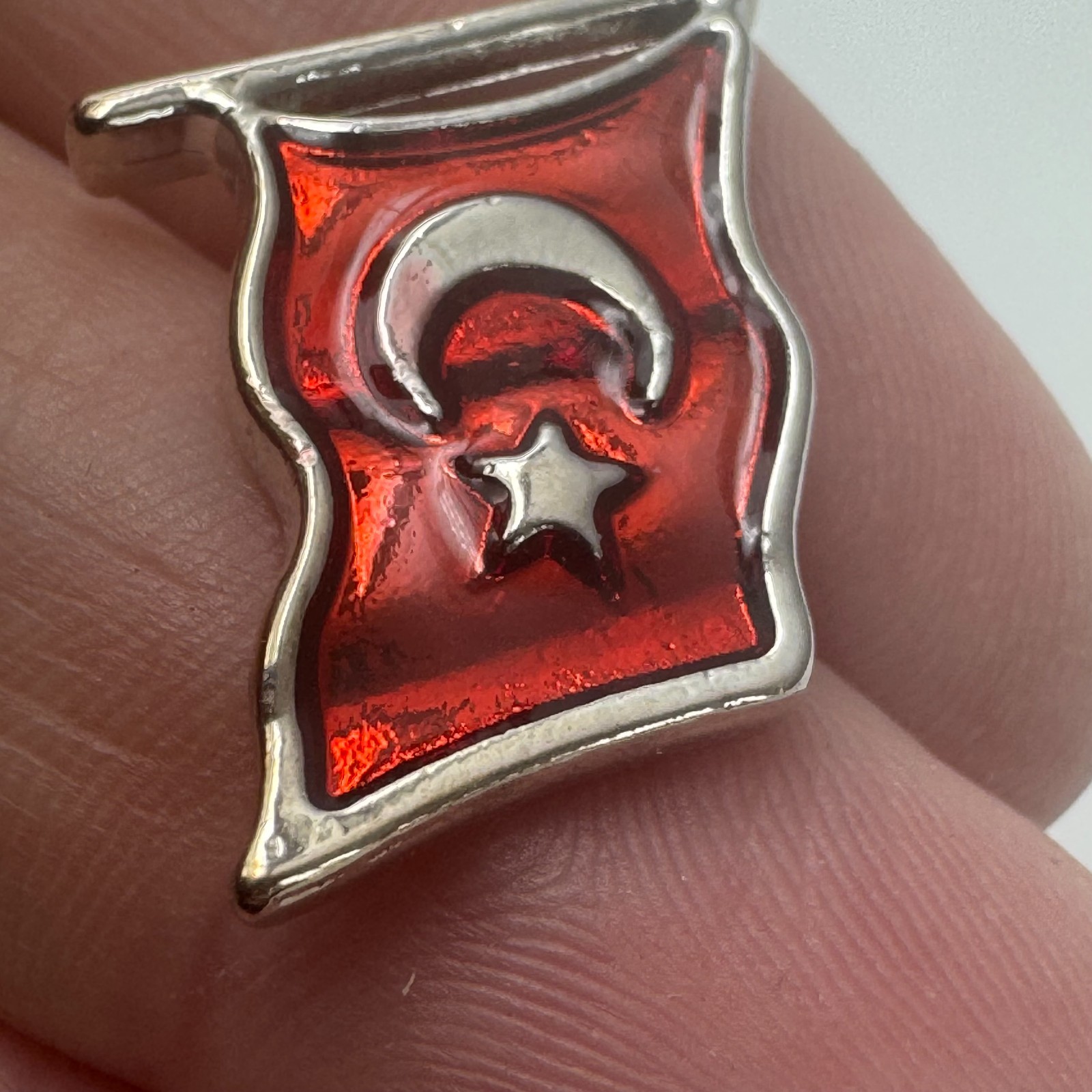 Republic of Turkey Turkiye Flag Lapel Pin Red Crescent Star National Waving