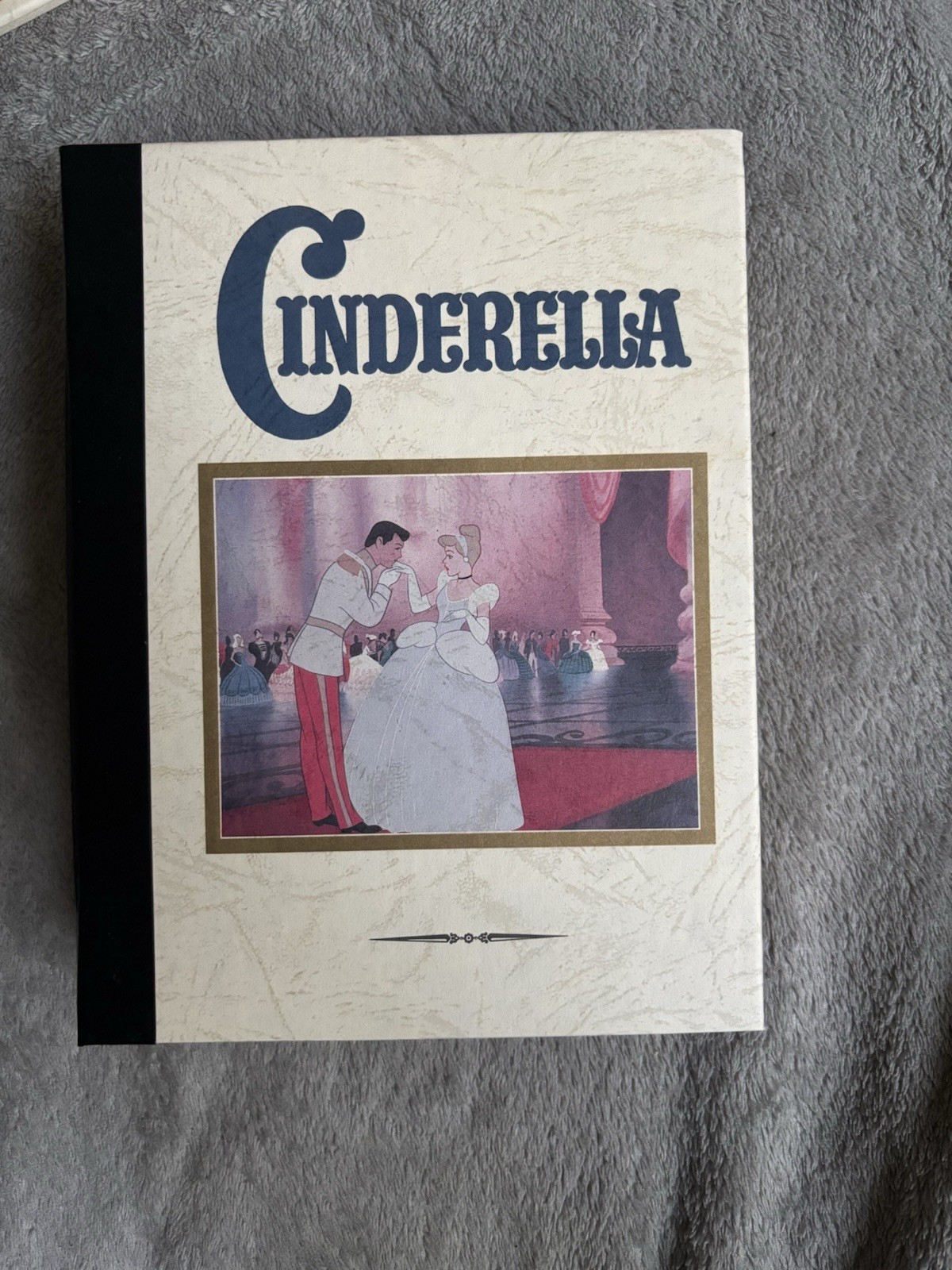 Disney Classic Cinderella Collectors Club Series II Limited Edition Fossil Watch
