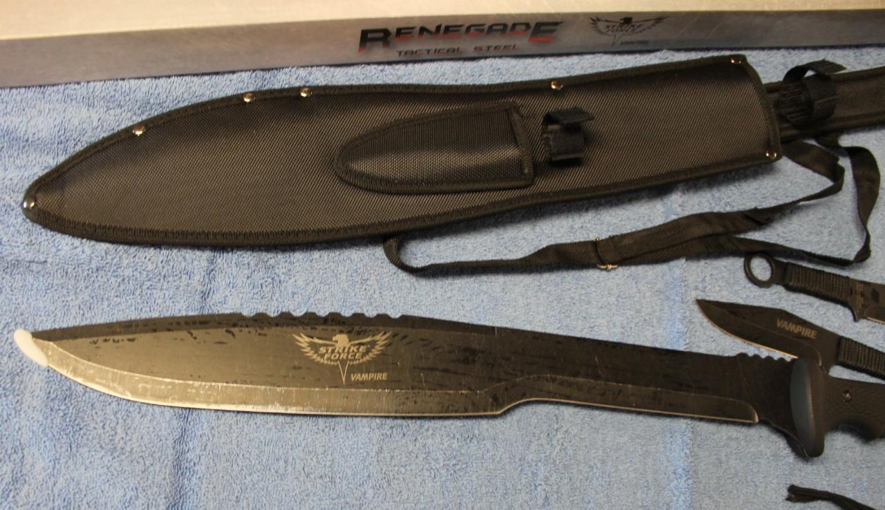Renegade RT115 Strike Force Vampire Set Machete w/ Two Throwing Knives Sheath