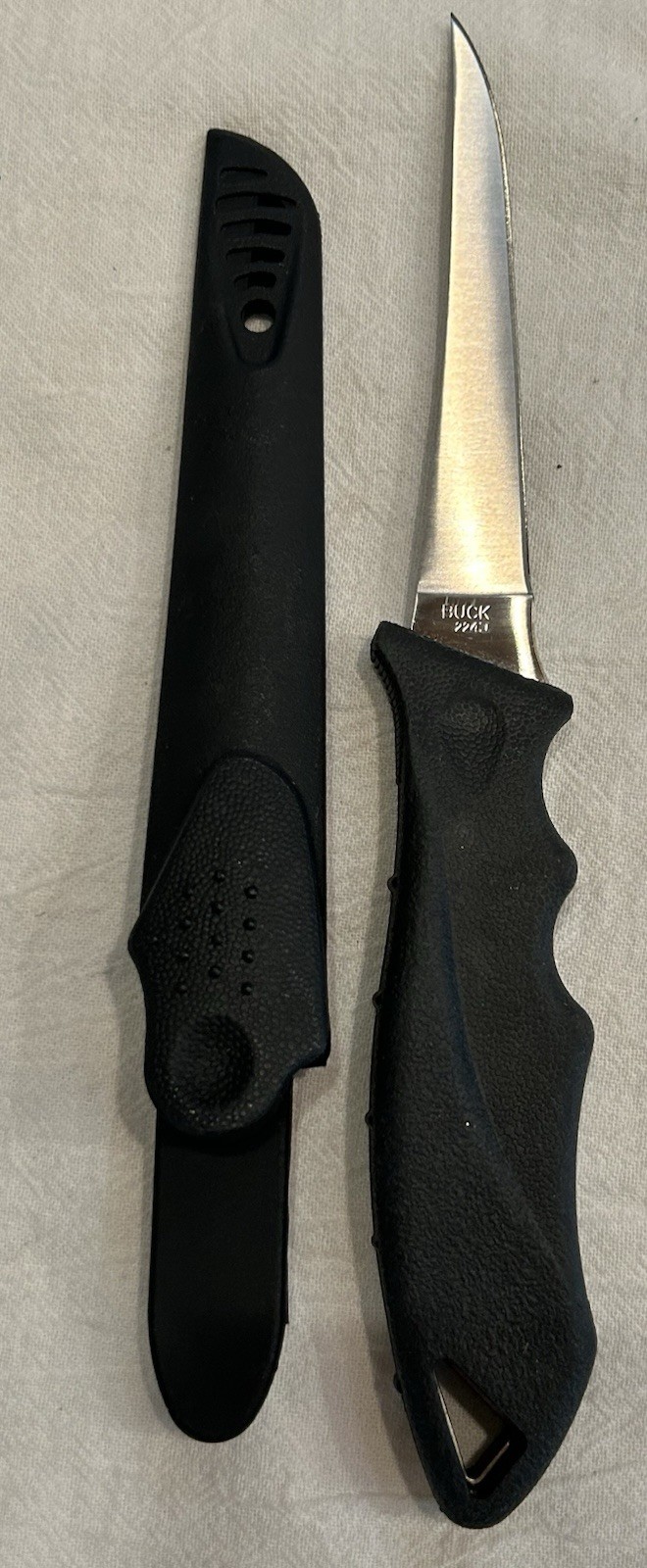 BRAND NEW Buck Fishing Fillet Knife + sheath. Model 224. Rubber handle, 9 3/4″.