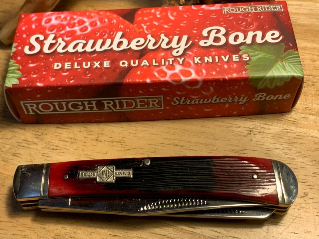 Rough Rider Strawberry Red Sawcut Bone Trapper 4 1/8″ Pocket Knife RR1498