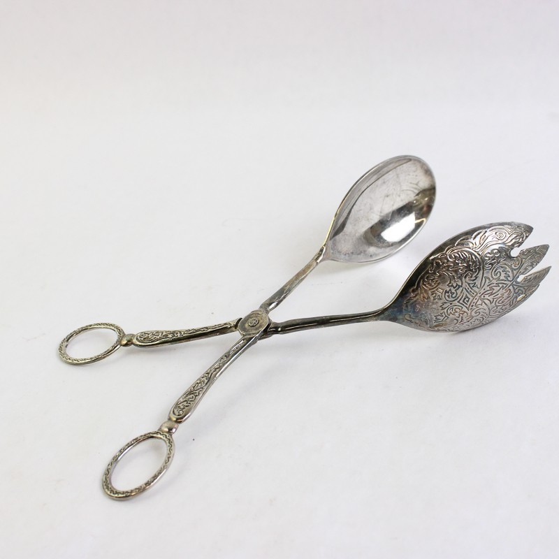 Vintage Ornate Engraved Leaf Pattern Zinc Alloy Silver Plated Salad Tongs 8.75”