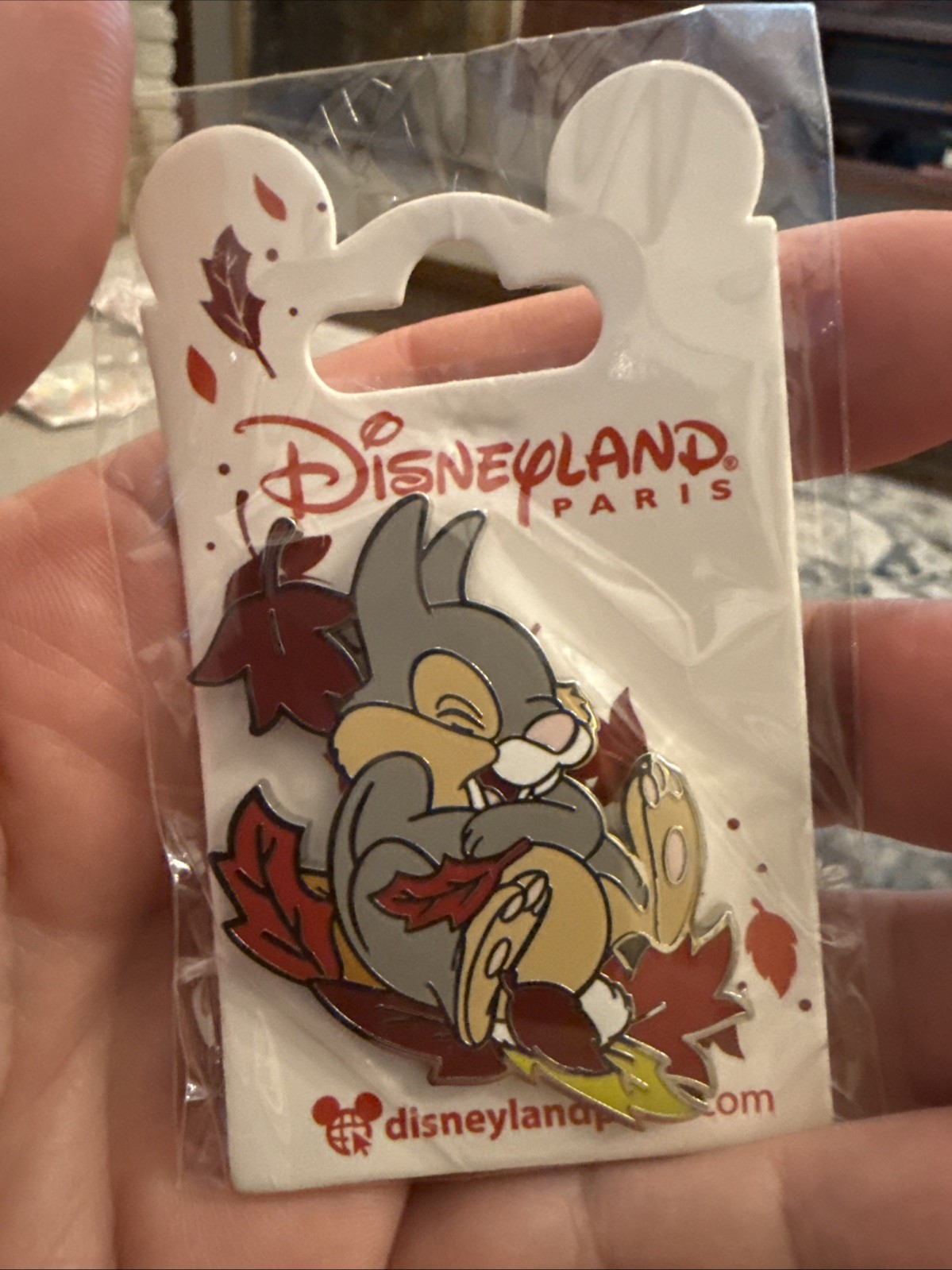 Disney THUMPER BAMBI RABBIT Fall Leaves Leaf Paris Exclusive DLP Pin