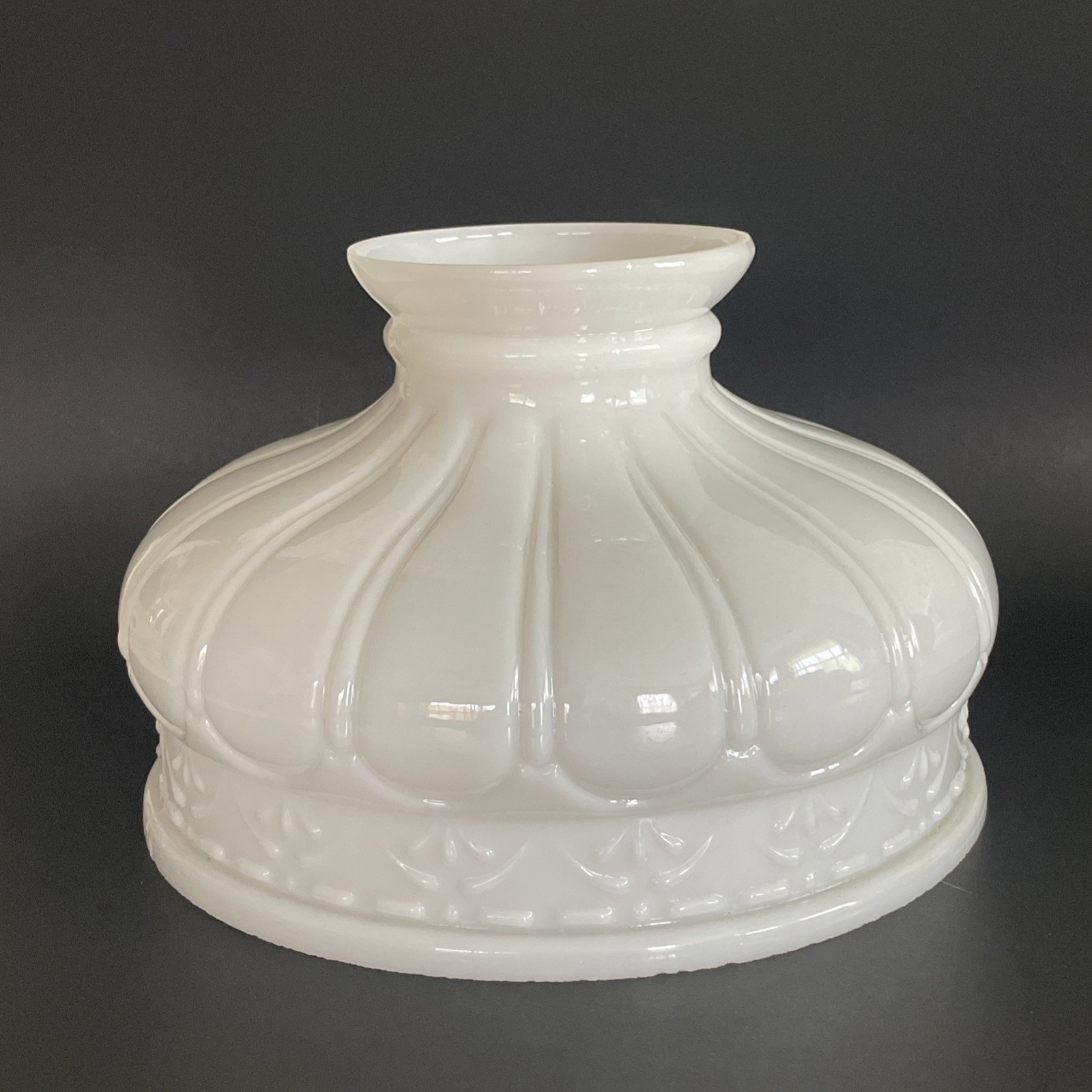 Vintage Aladdin GWTW 10″ Fitter White Hurricane Oil Or Electric Glass Lamp Shade