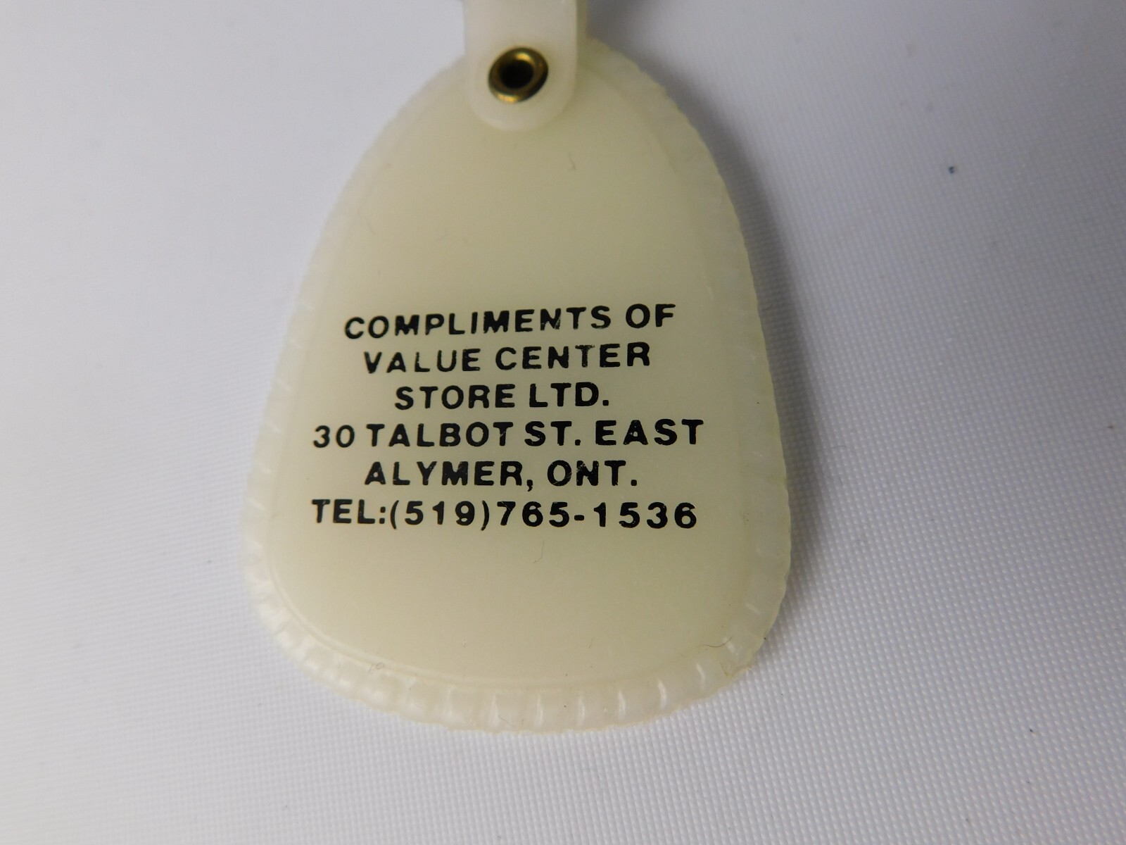VALUE CENTER STORE KEYCHAIN KEYRING AYLMER ONTARIO ADVERTISING GLOW IN DARK
