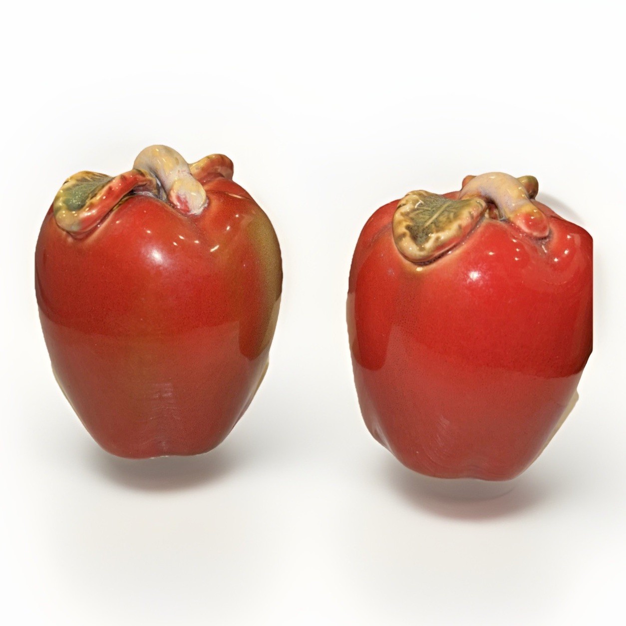 Vintage Collectible Red Apple Salt and Pepper Shakers 3.0″ Tall Preowned