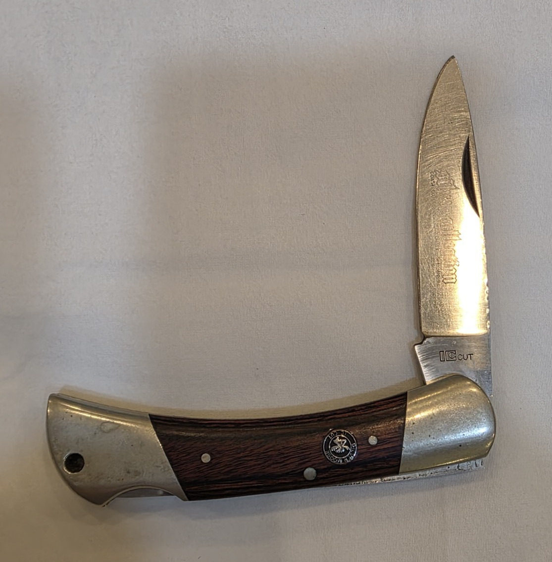 IC.CUT Silver Moose 2004 Lockback Pocketknife, Stainless Clip Point, Wood Japan