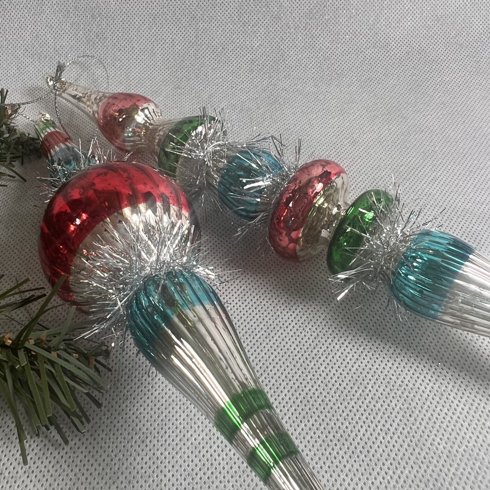 GANZ Set 2 Finial Glass Ornament Mercury Tensile Vintage Retro Style 10″ Pastel