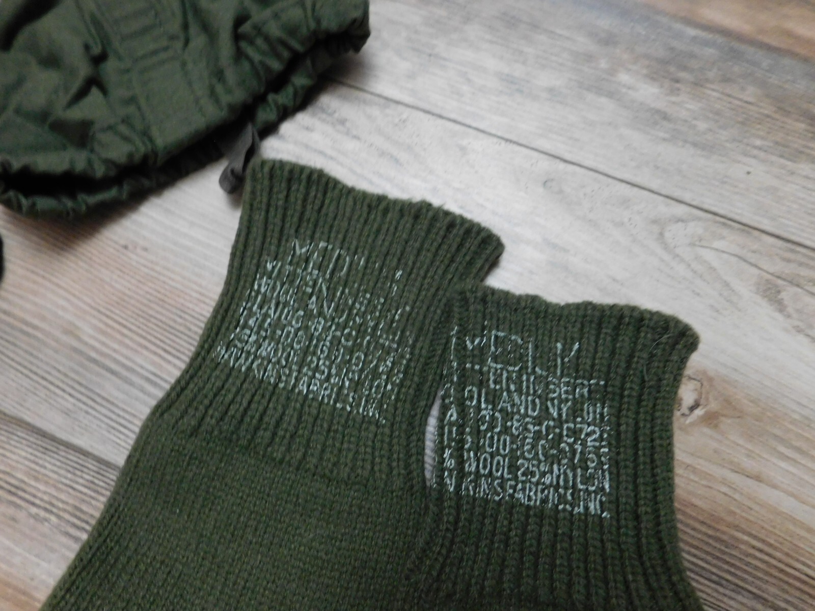 US MILITARY TRIGGER FINGER MITTEN SHELL W/ INSERT SIZE MEDIUM