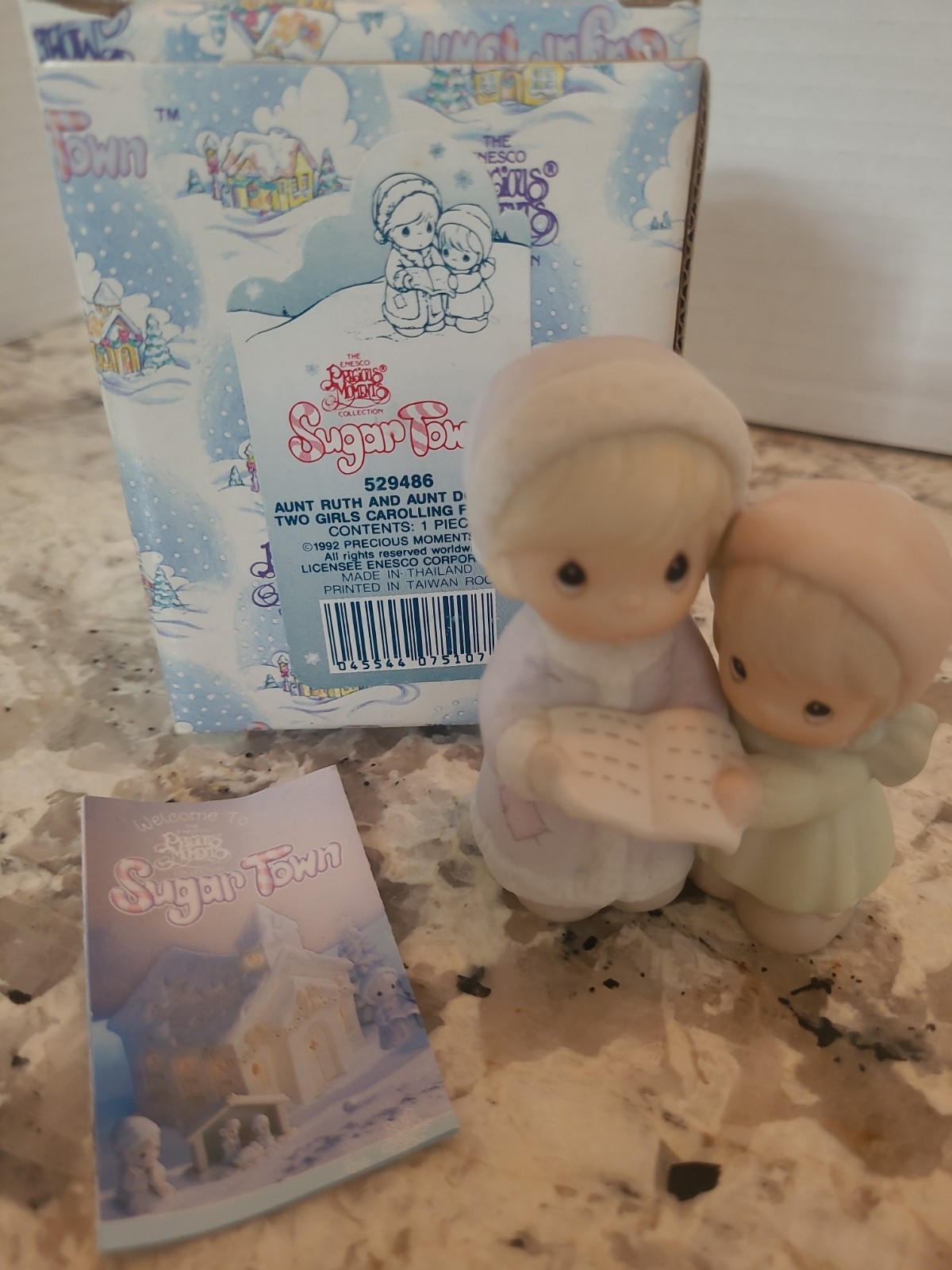 Precious Moments 1992 Sugar Town Girls Caroling Figurine, Enesco, Sam Butcher