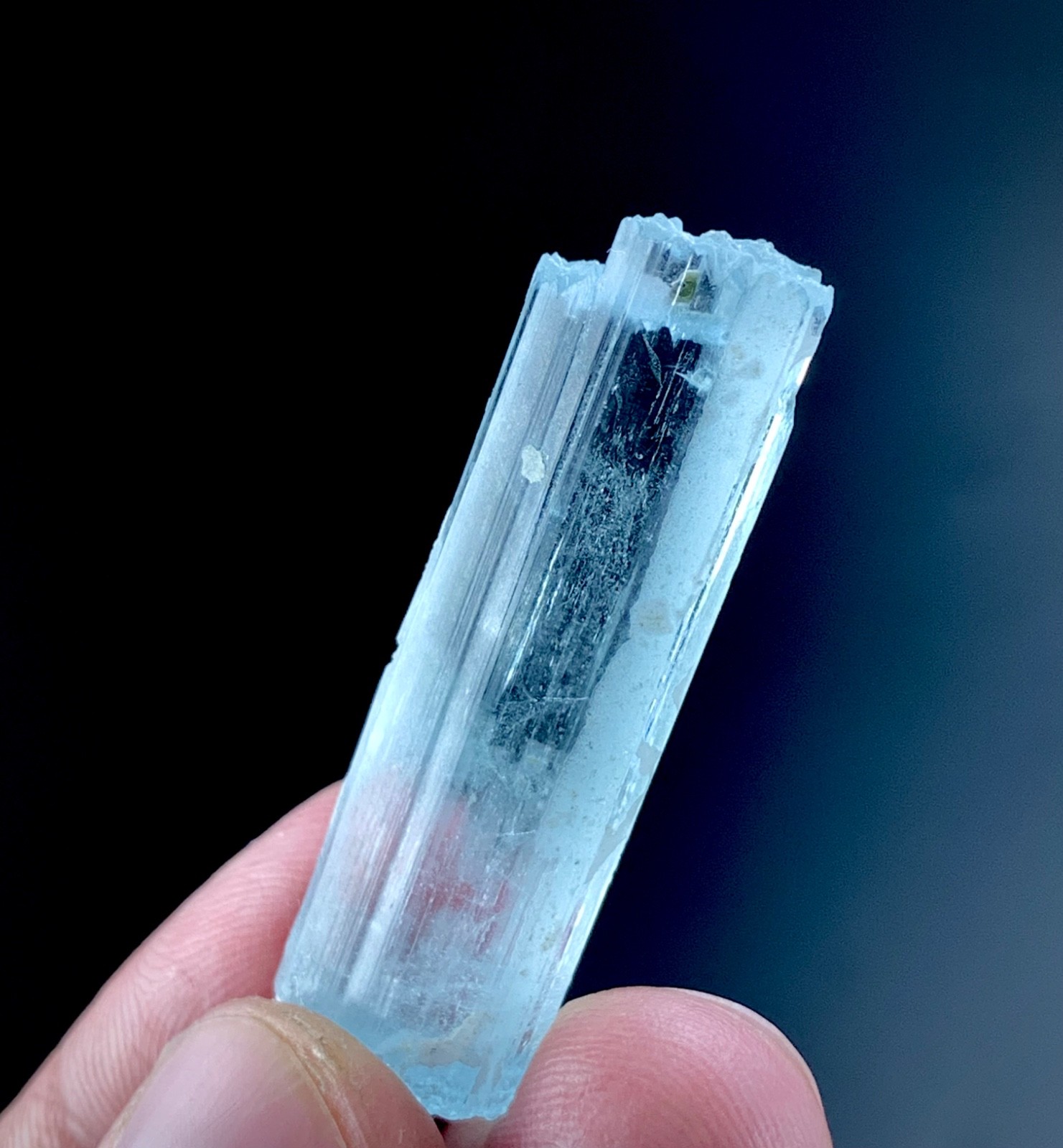38 Carat Raw Natural Aquamarine Crystal specimen from Skardu, Pakistan