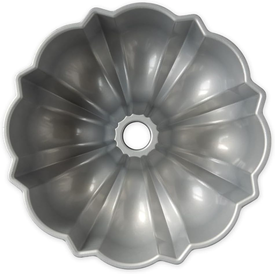 Bundt Pan, 12-Cup, Gray